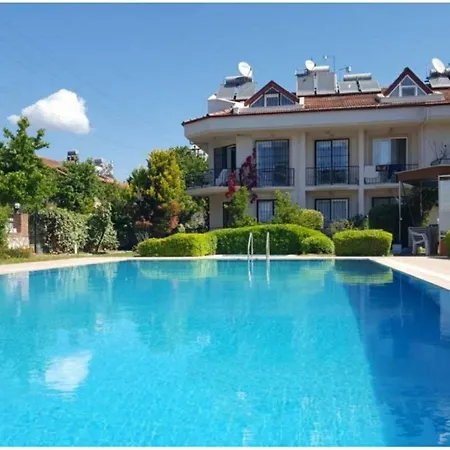 Fethiyede Havuzlu Sitede Apartment Fethiye