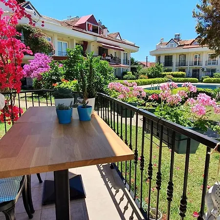 Apartment Fethiyede Havuzlu Sitede *